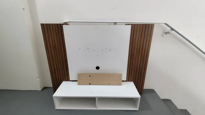 Painel para Tv de até 32 polegadas.