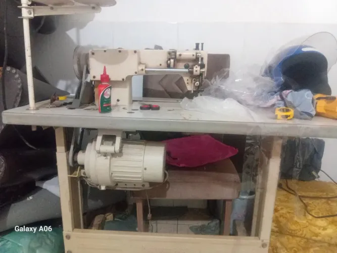 Vendo máquina de costura transporte duplo lamax super conservado