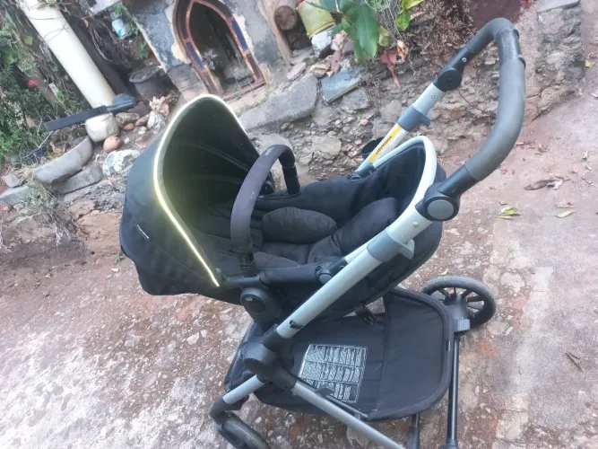 Vendo esse carinho 450,00 marca evenflo para gêmeos ou so para 1 bebê Usado 1 vez
