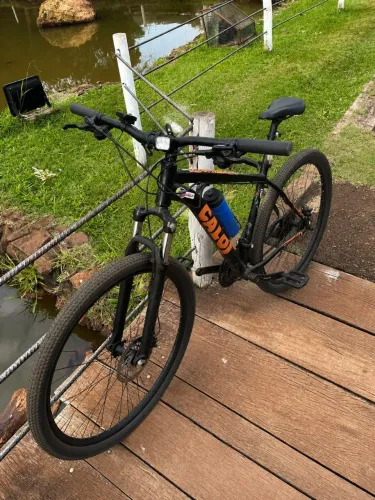 Vendo bicicleta semi nova com nota fiscal aro 29