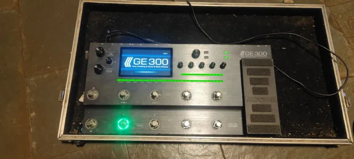 Pedaleira Mooer GE300 - Multi efeitos profissional