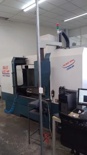 Centro de Usinagem Dyna Modelo 4322