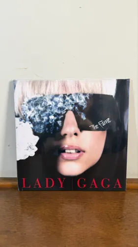 LP Lady Gaga FAME vinil preto duplo lacrado