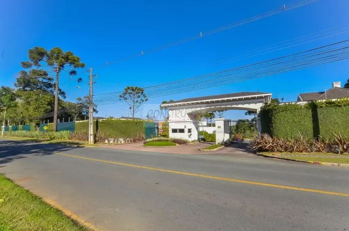 Casa em Condomínio no Santo Inácio de 561 m² com 5 suítes
