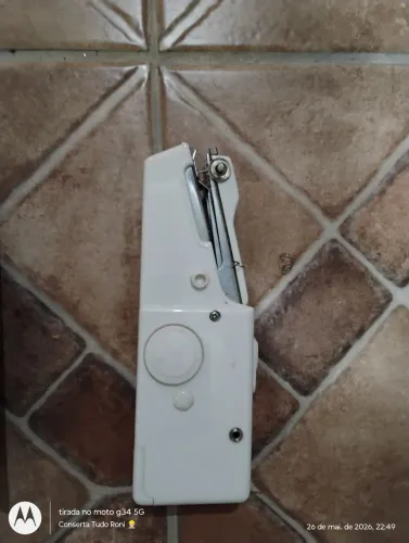 Máquina costura portátil a pilha de mão 