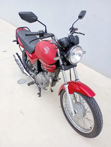 YBR 125 em ótimo estado para uso , revisada pneus novos