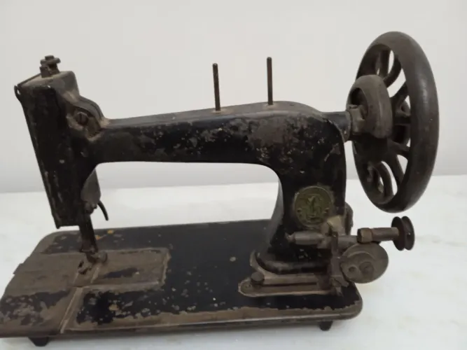 Máquina de costura antiga
