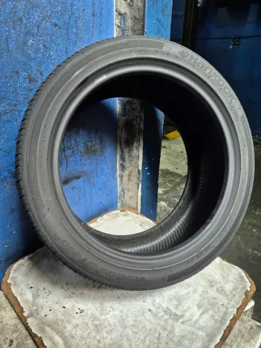 Pneu 245/40r18