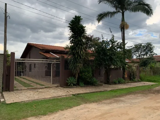 Casa em Condomínio à Venda em Santana de Parnaíba-SP, Bairro Portal: 3 Quartos, 1 Suíte, 2