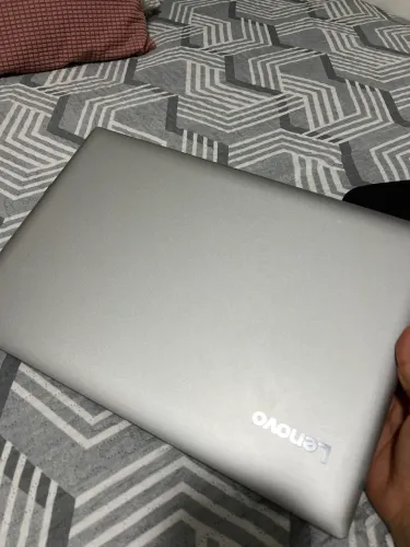 Notebook semi novo 