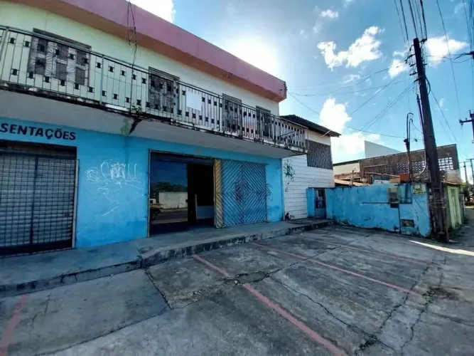 (LJ2391) Uma Loja medindo 132,6m² localizada nas Cajazeiras