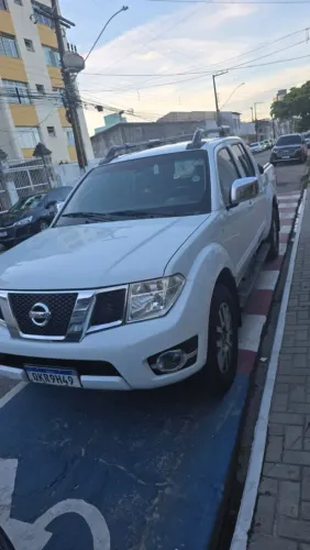 Nissan Frontier SL CD 4X4 2.5tb Diesel AUT 2015