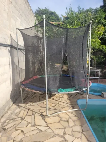 Cama Elástica Athetic Works 2,44 metros - Apenas R$450,00 - Bom estado. tel: 31- *
