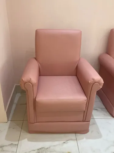 Poltrona rosa semi nova