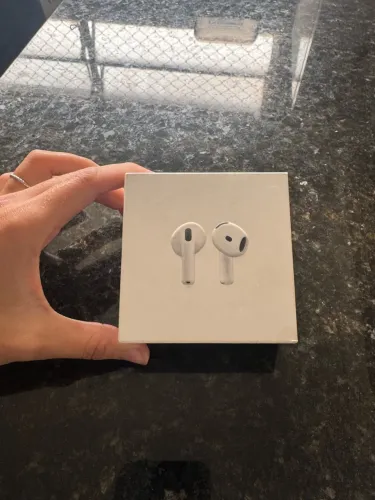 AirPods 4
