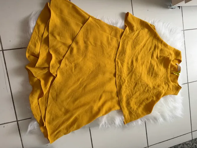 Macaquinho short saia Amarelo TAM M 38/40