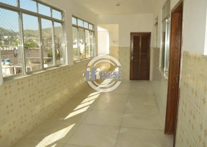 Apartamento à Venda na Rua Espírito Santo, Praça Seca! São Aproximadamente 240M² Bem Distr