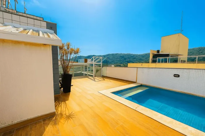 Cobertura Duplex à Venda na Enseada no Guarujá | QVista Inteligência Imobiliária Guarujá