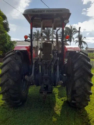 Trator Agrícola MF4410