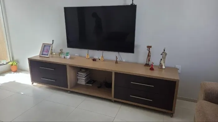 Televisão smart TV 60'', 4K, marca LG - excelente equipamento