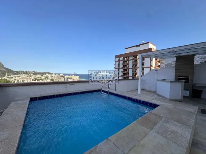 COBERTURA DE ALTO PADRÃO FRENTE MAR  AV. LÚCIO COSTA  POSTO 4 BARRA DA TIJUCA  240 M²  3 V