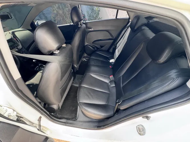 Hyundai HB20S Premium 1.6 Flex 16V Aut. 4P 2015
