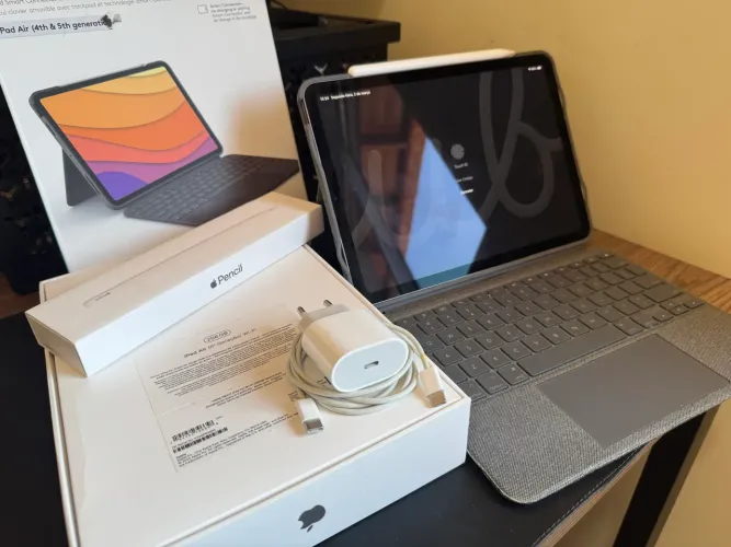 iPad Air 5ª Geração 256GB (Wi-Fi) + Apple Pencil 2 + Logitech Combo Touch
