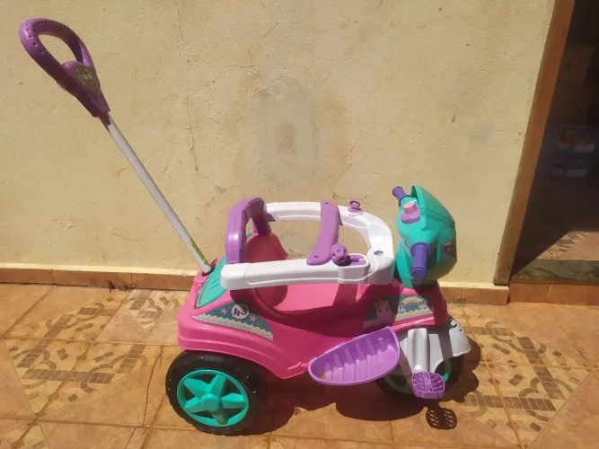 Triciclo Infantil Baby City Menina