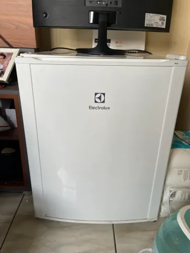 Frigobar 79 lts Electrolux