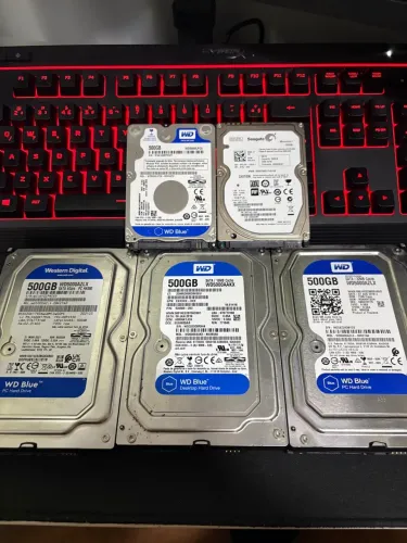Kit com 5 HDs de 500GB - WD Blue e Seagate