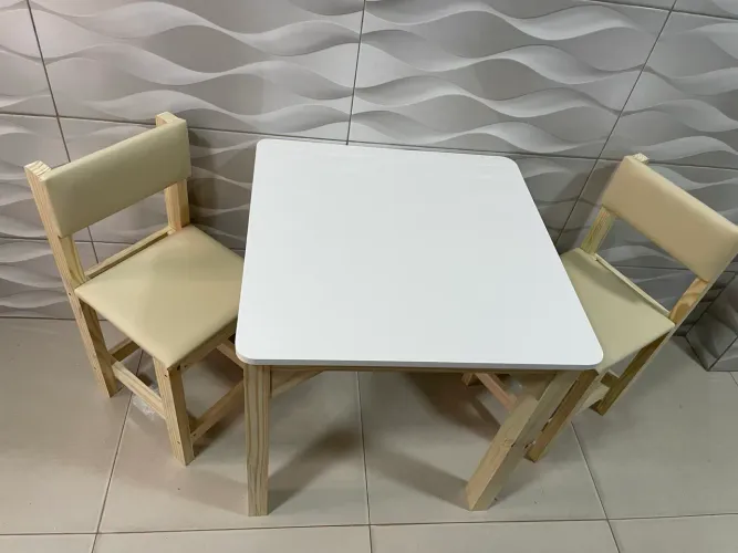 Mesa infantil para crianças até 08 anos