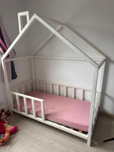 Para vender Hoje! R$500 (Cama infantil, Guarda roupa infantil e Cômoda)