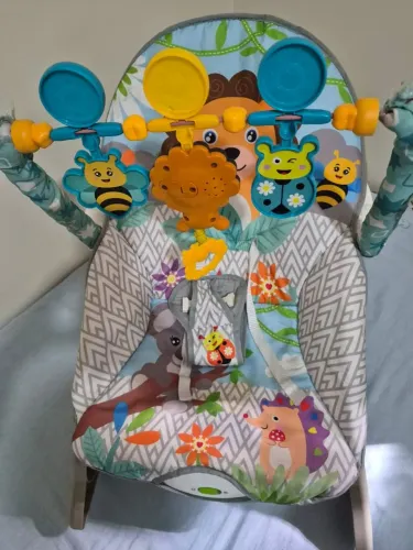 Cadeirinha de descanso pra bebê