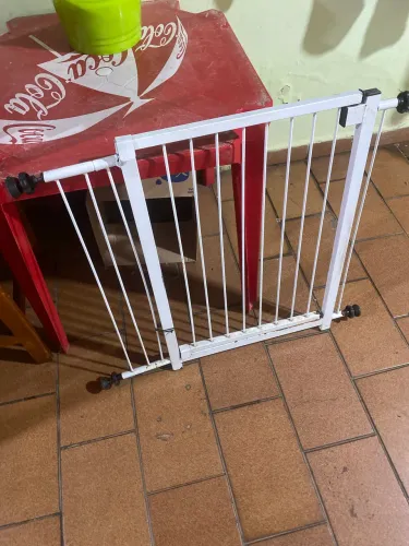 Portão de ferro para corredor
