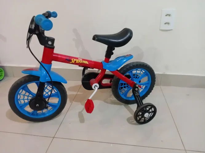 Bicicleta infantil homem aranha