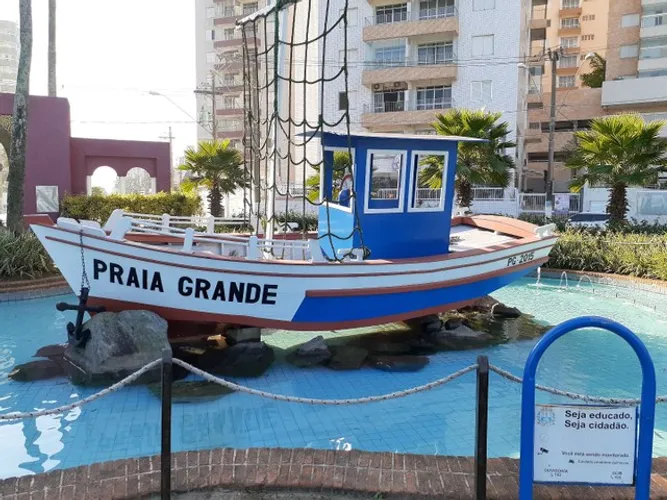 Praia Grande - GUILHERMINA - 1 Dorm. - 150 mts praia.  