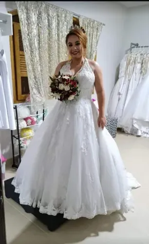 Aluguel de lindos vestidos de noiva.