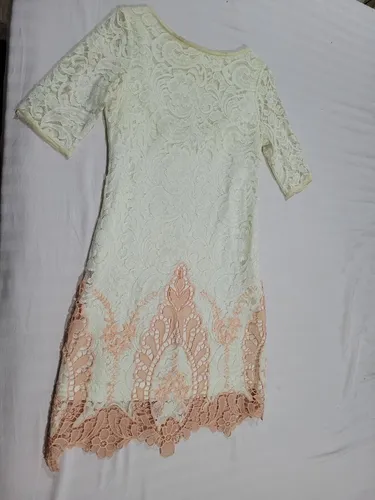 Vestido de renda M (40) importado 50.00