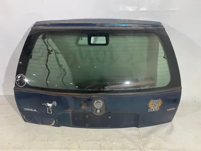Tampa traseira corsa