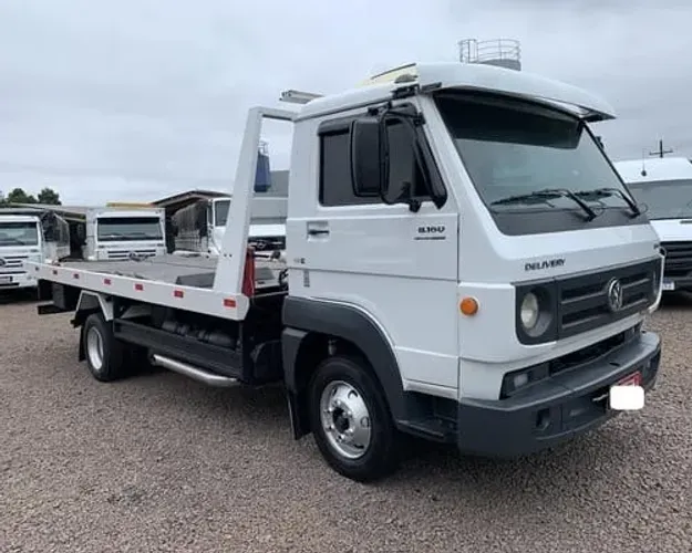 VW 8.160 4x2 2013 Plataforma Hidráulica