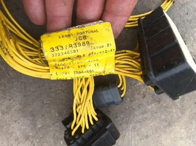 Cabo elétrico da cabine pá carregadeira JCB 411 416 p/n 333/R3989 