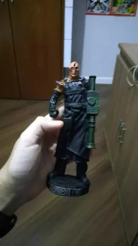 Boneco Nemesis Resident Evil Estatua Estatueta Action figure Resina