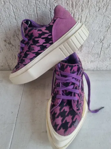Tênis Adidas Feminino raro 35