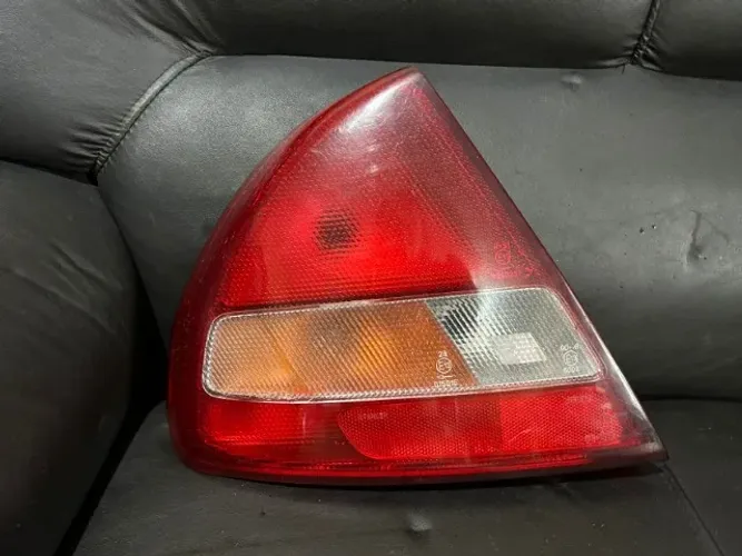 Lanterna traseira Esquerda Lancer 1996 até 1997