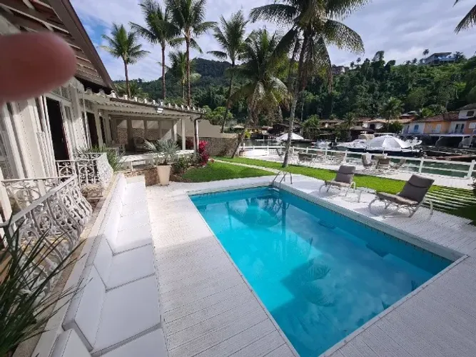Casa condomínio Portogalo dentro canal da Marina - churrasqueira - lancha na porta