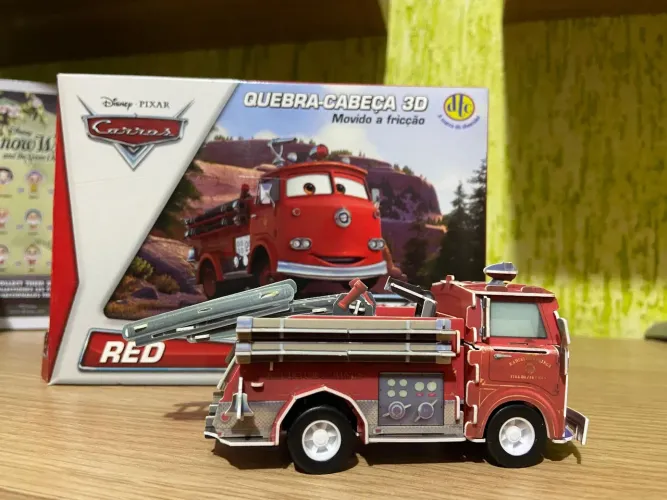 Quebra cabeça 3D, carros da Disney, já montado bombeiro