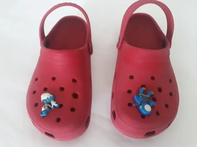 Sandália Infantil  Crocs original Seminova tam 12/13 - Vermelha -Seminova em ótimo estado