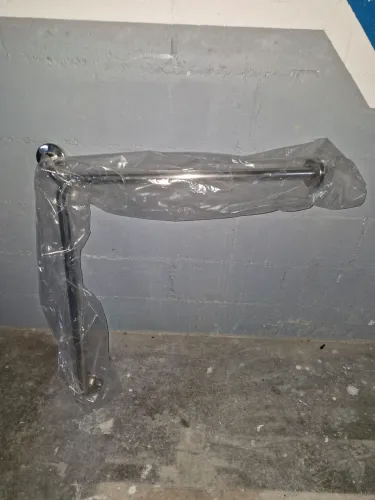 2 Barras de apoio para banheiro em aço inox Deca