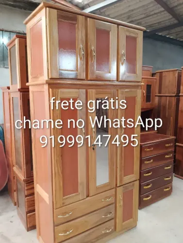 Guarda roupa de madeira 3 portas novo