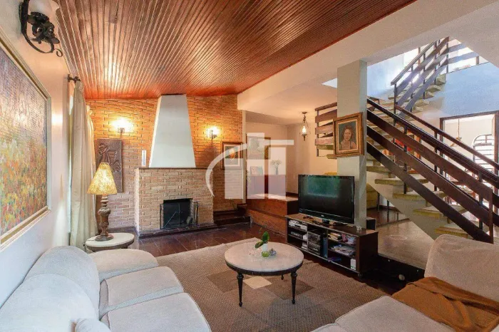 Casa à venda no Jardim das Vertentes/Vila Sônia, uso residencial ou comercial com 265m²AC,